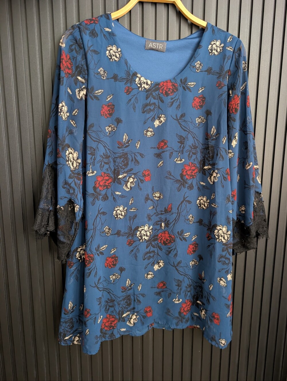 ASTR the Label Blue Floral Chiffon Lace Cuff Dress Size XS/S